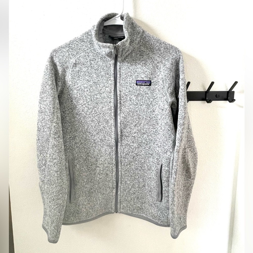 Great condition Patagonia women’s better sweater jacket birch white xsmall grey